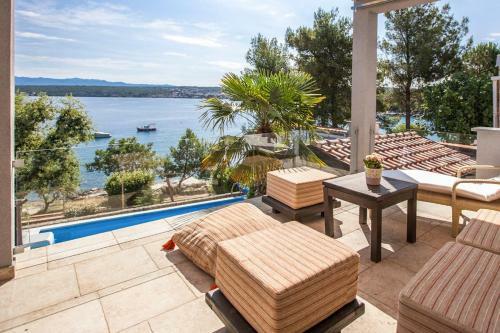 Vantacici Villa Sleeps 5 Pool Air Con Wifi