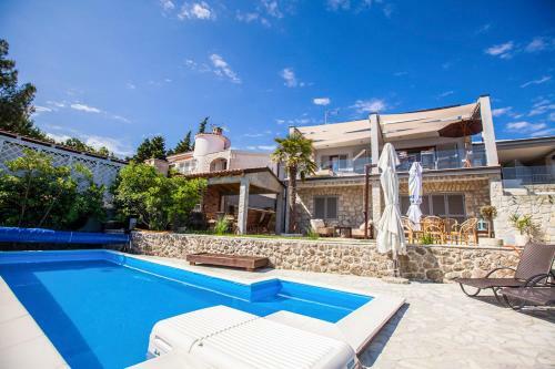 Vantacici Villa Sleeps 5 Pool Air Con Wifi