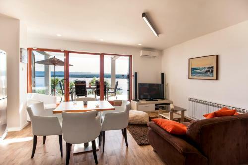 Vantacici Villa Sleeps 5 Pool Air Con Wifi