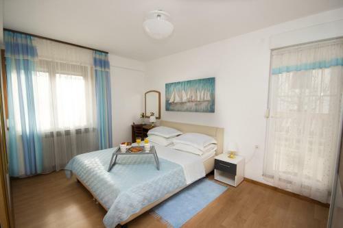 Apartments Leo