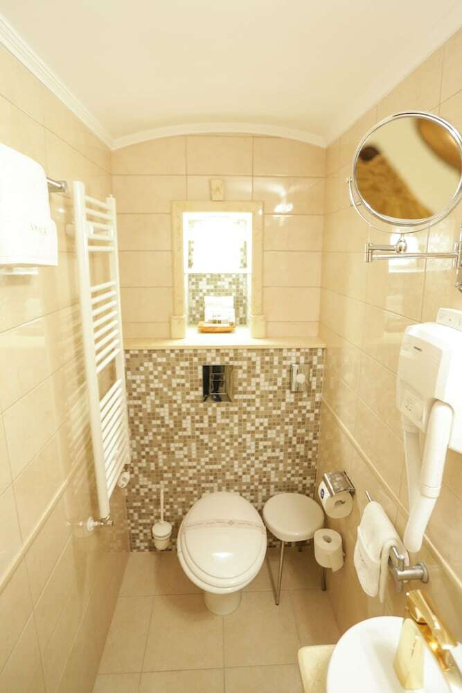 Bed & Breakfast Arbia Dorka Heritage Palace