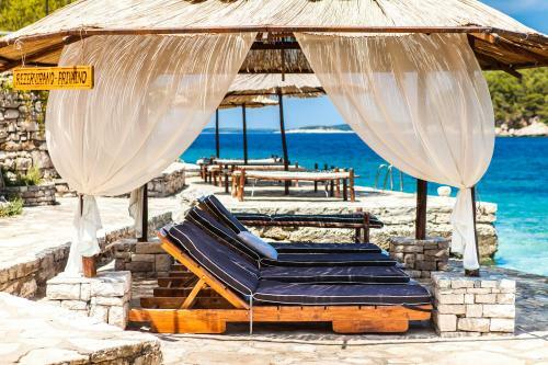 Pebble Bay Paradise House