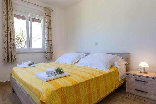 Apartment Veli Rat 11525a