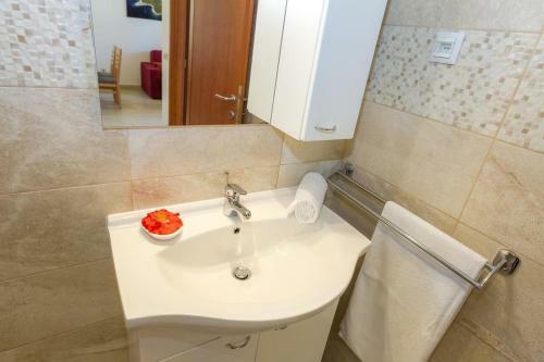 Apartment Veli Rat 11525a