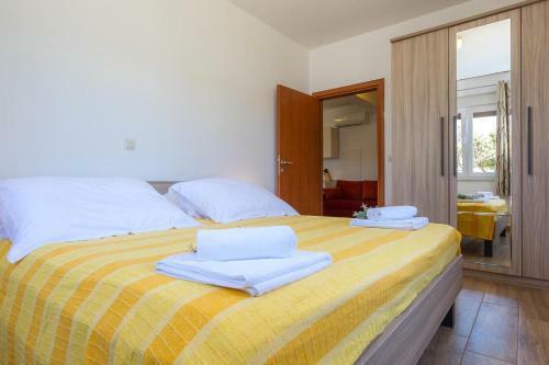 Apartment Veli Rat 11525a