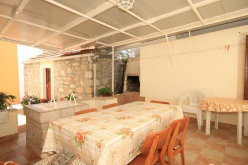 Apartment Veli Rat 437c