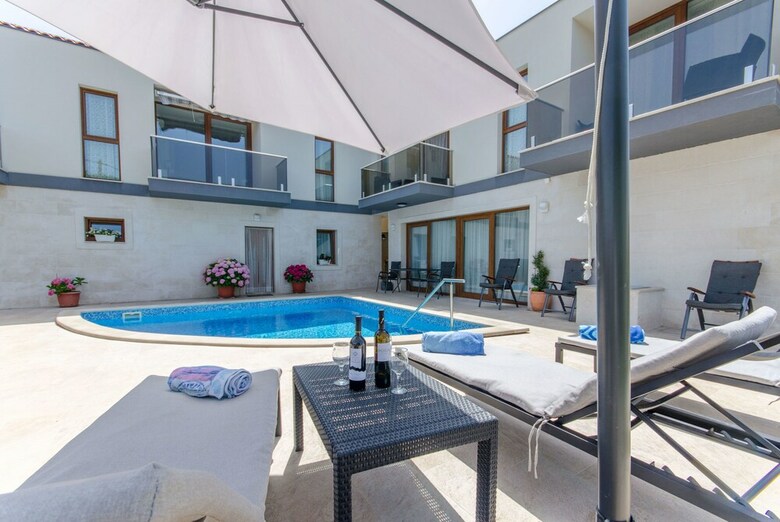Apartamentos Villa La