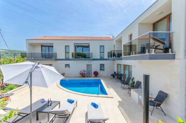 Apartamentos Villa La