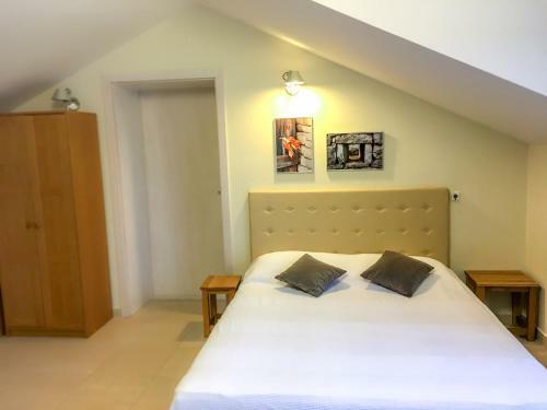 Eol Apartments