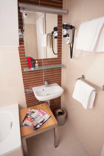 Eol Apartments