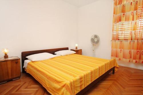 Family Friendly Seaside Apartments Vinisce (Trogir) - 5946