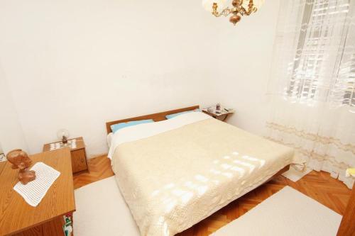 Family Friendly Seaside Apartments Vinisce (Trogir) - 5946