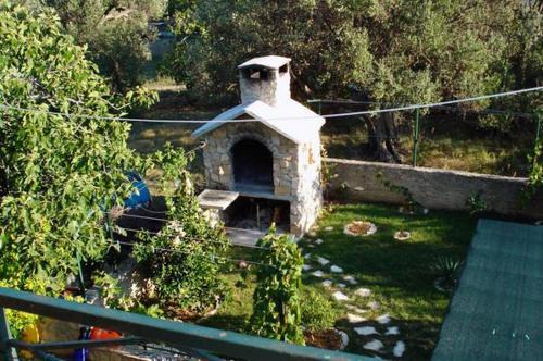 Family Friendly Seaside Apartments Vinisce (Trogir) - 5946