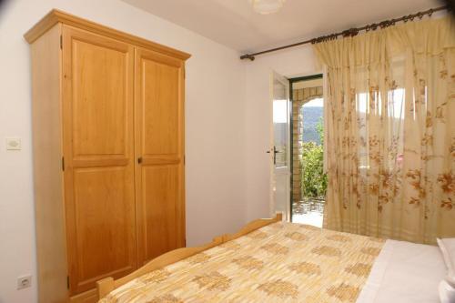 Apartments By The Sea Vinisce (trogir) - 4288
