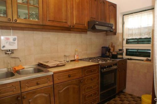 Apartments By The Sea Vinisce (trogir) - 4288