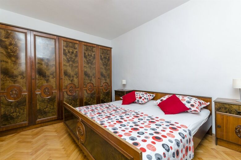 Apartamentos House Marin