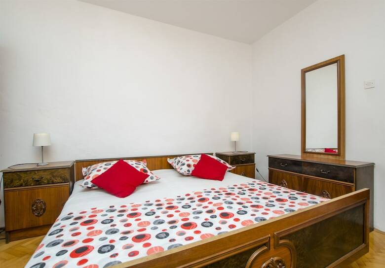 Apartamentos House Marin