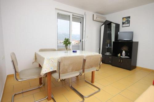 Apartment Vinjerac 6144b