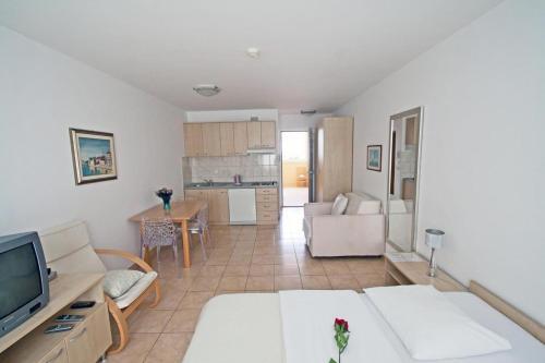Apartments By The Sea Vinjerac (zadar) - 3093