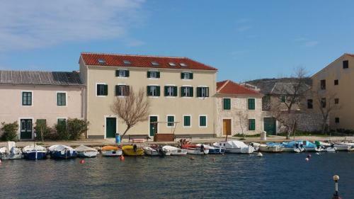 Dentex Apartments