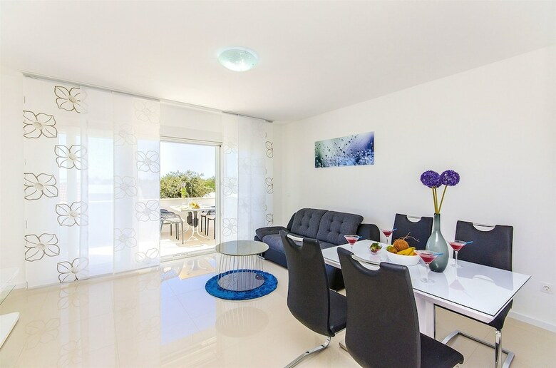 Apartments Villa V