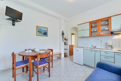 Apartments Liveri?