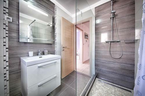 Apartments By The Sea Rukavac (vis) - 15352