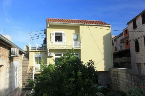 Apartment Vis 8534a