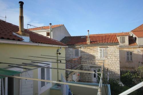 Apartments By The Sea Vis - 8534