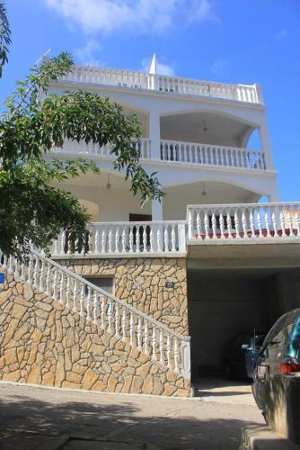 Apartment Vis 8531b