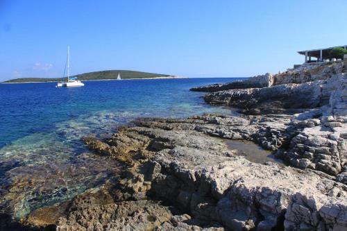 Apartments By The Sea Rukavac (Vis) - 8893