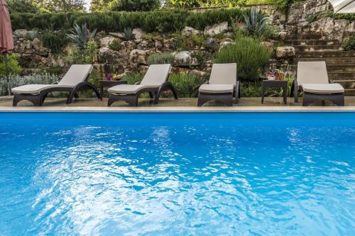 Villa Katarina&luka With Beautiful Garden And Pool