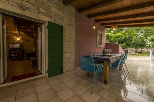 Villa Katarina&luka With Beautiful Garden And Pool