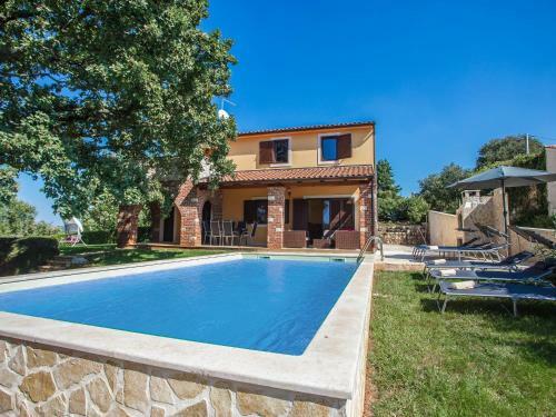 Villa Hrast Ba?va