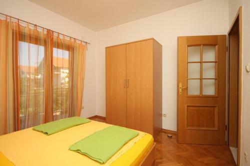 Hostal Apartments And Rooms With Parking Space Vodice - 6260