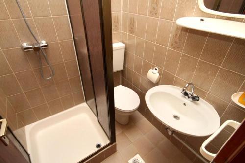 Hostal Apartments And Rooms With Parking Space Vodice - 6260