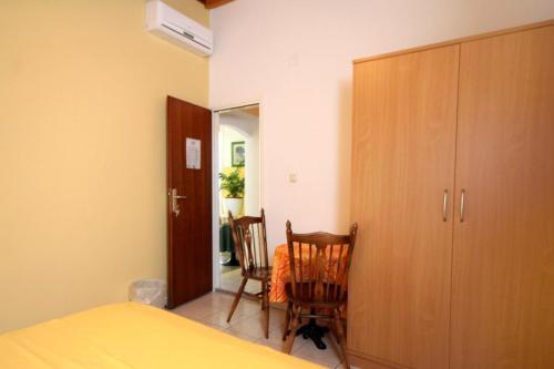 Hostal Apartments And Rooms With Parking Space Vodice - 6260
