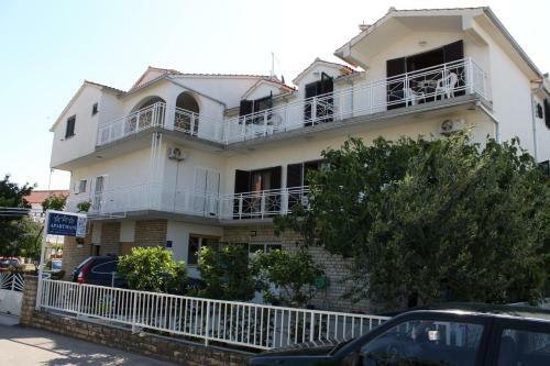 Hostal Apartments And Rooms With Parking Space Vodice - 6260