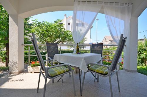 Apartment Radenka