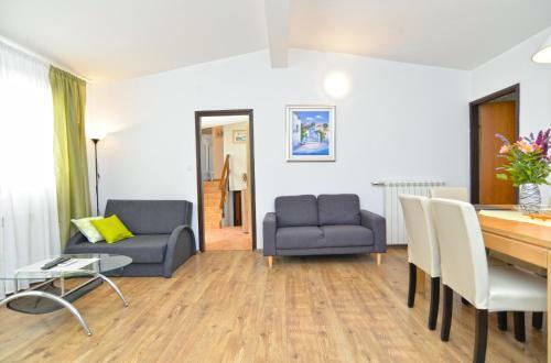 House Rudi 1504