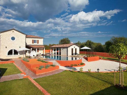 Villa Luxoria
