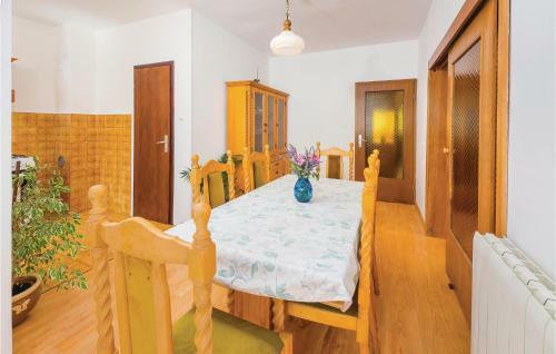 Three-bedroom Apartment In Pobri