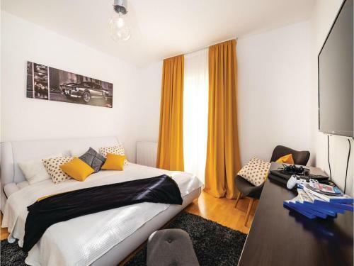 Six-bedroom Holiday Home In Vrana