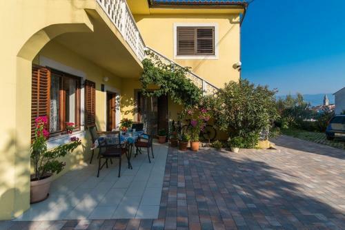 Apartment In Vrbnik/insel Krk 13618