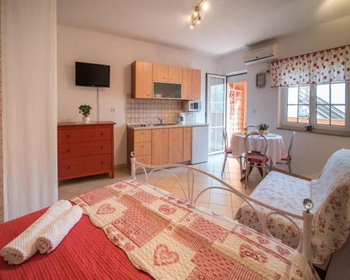 Apartments In Vrbnik/insel Krk 13597
