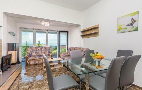 Two-bedroom Apartment In Vrh