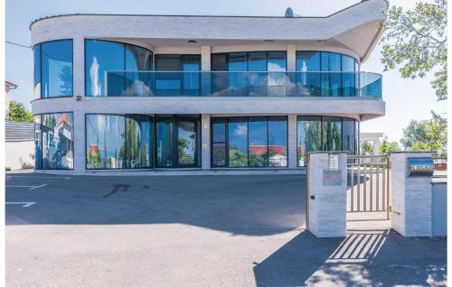 Two-bedroom Apartment In Vrh