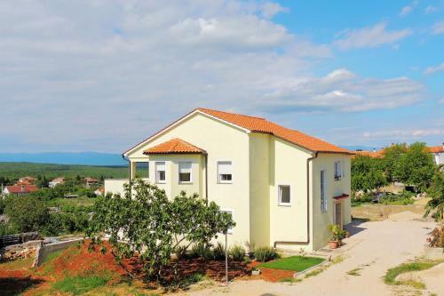 Apartamentos Private Accommodation Kirincic