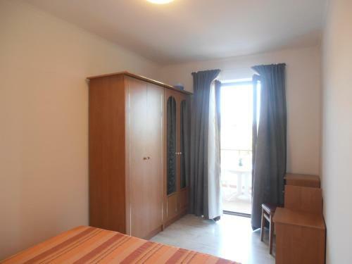 De Lux Apartments