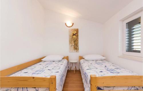Four-bedroom Holiday Home In Vrsi
